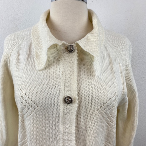 Vintage 70/80s White Knit Cardigan Sweater Lion Silver Button Front Boho Granny - Picture 3 of 11